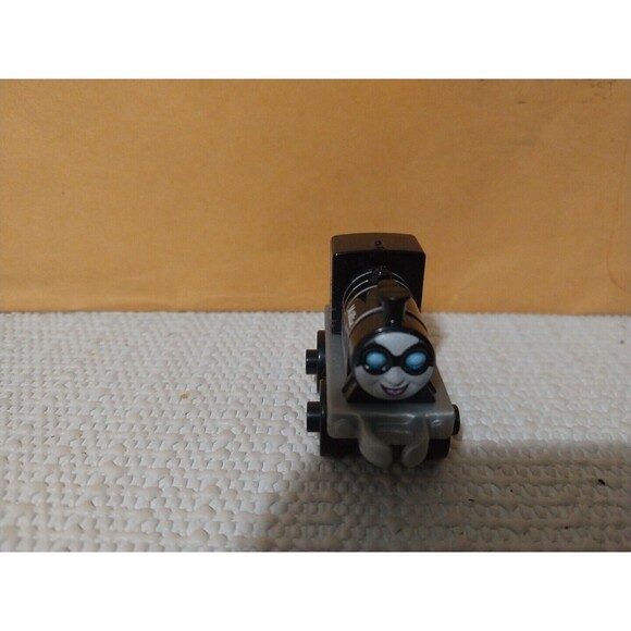 Thomas & Friends Tank Engine Train Mini Millie as Catwoman DC COMICS - Picture 3 of 4